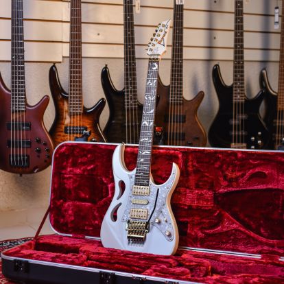 GUITARRA ELECTRICA IBANEZ PIA3761